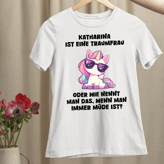 Traumfrau - Organic Women's Shirt (personalisierbar)